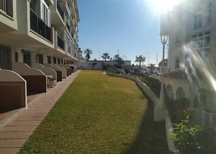 Apartment 1 Bedroom Beachfront At Torecilla *