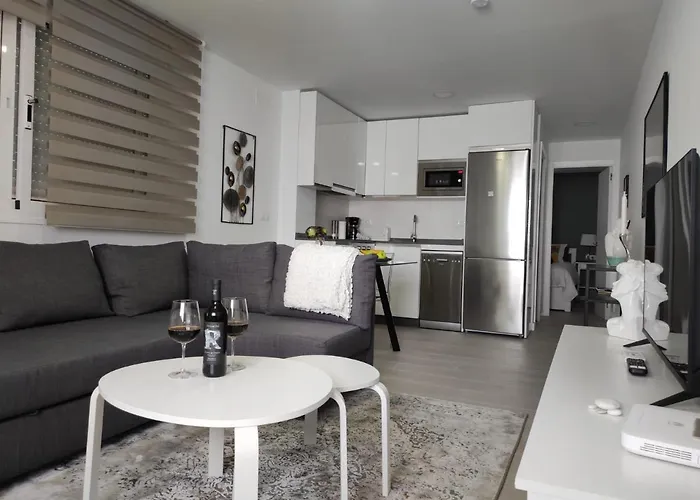 1 Bedroom Beachfront At Torecilla * ネルハ