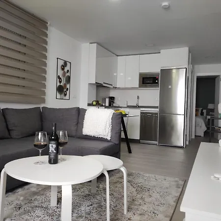 1 Bedroom Beachfront At Torecilla * Нерха